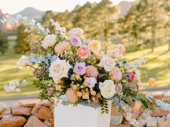 What Wedding Flowers Do I Need image
